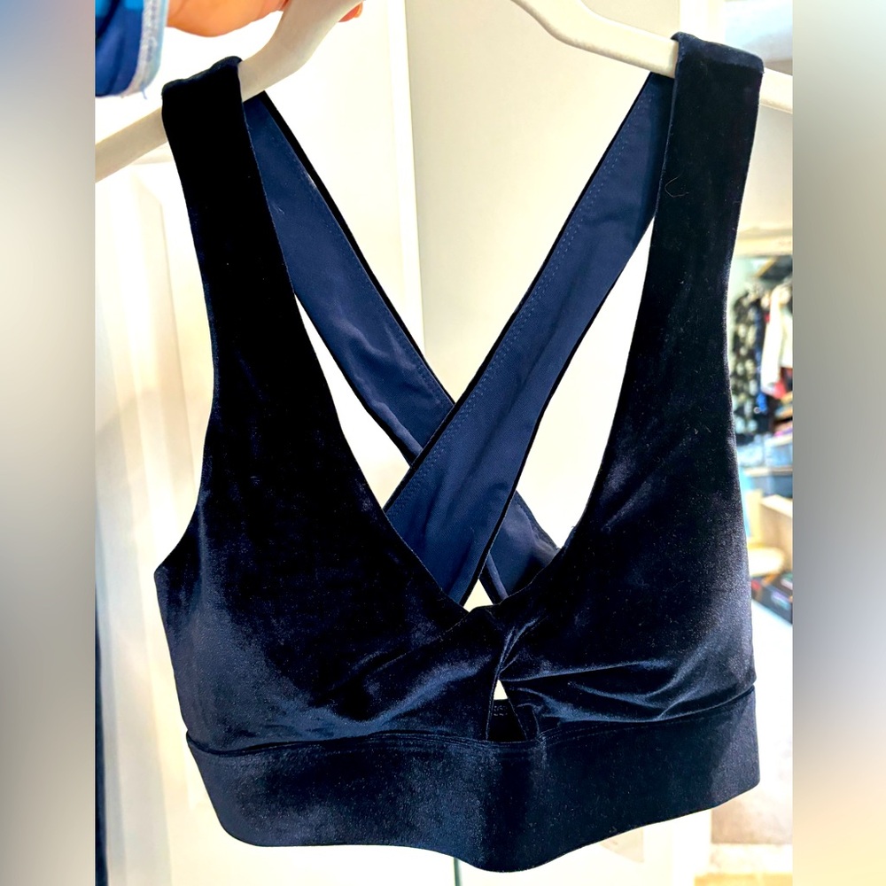 Fabletics Oasis front twist velour sports bra